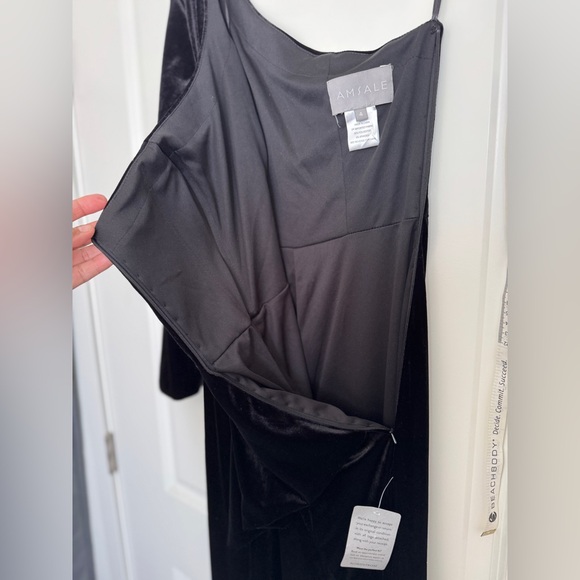 Amsale One-Shoulder Single Long Sleeve Velvet Gown in Black Size 4 NWT - Picture 10 of 11